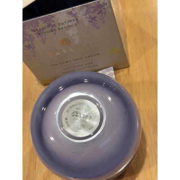 HUGE Tatcha Dewy Skin Cream - 2.5oz gratitude
size - NIB - Picture 2 of 4